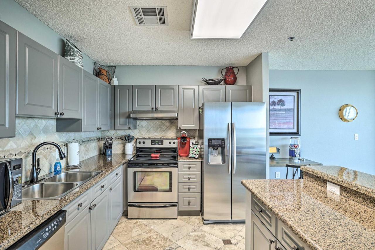 Fort Worth Condo With Racetrack Views And Pool Access ภายนอก รูปภาพ
