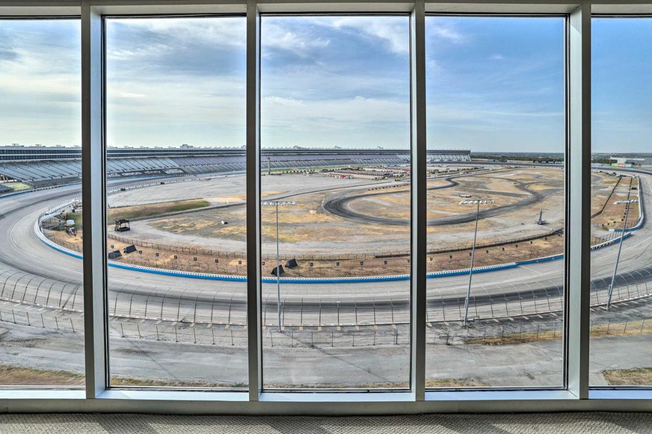 Fort Worth Condo With Racetrack Views And Pool Access ภายนอก รูปภาพ