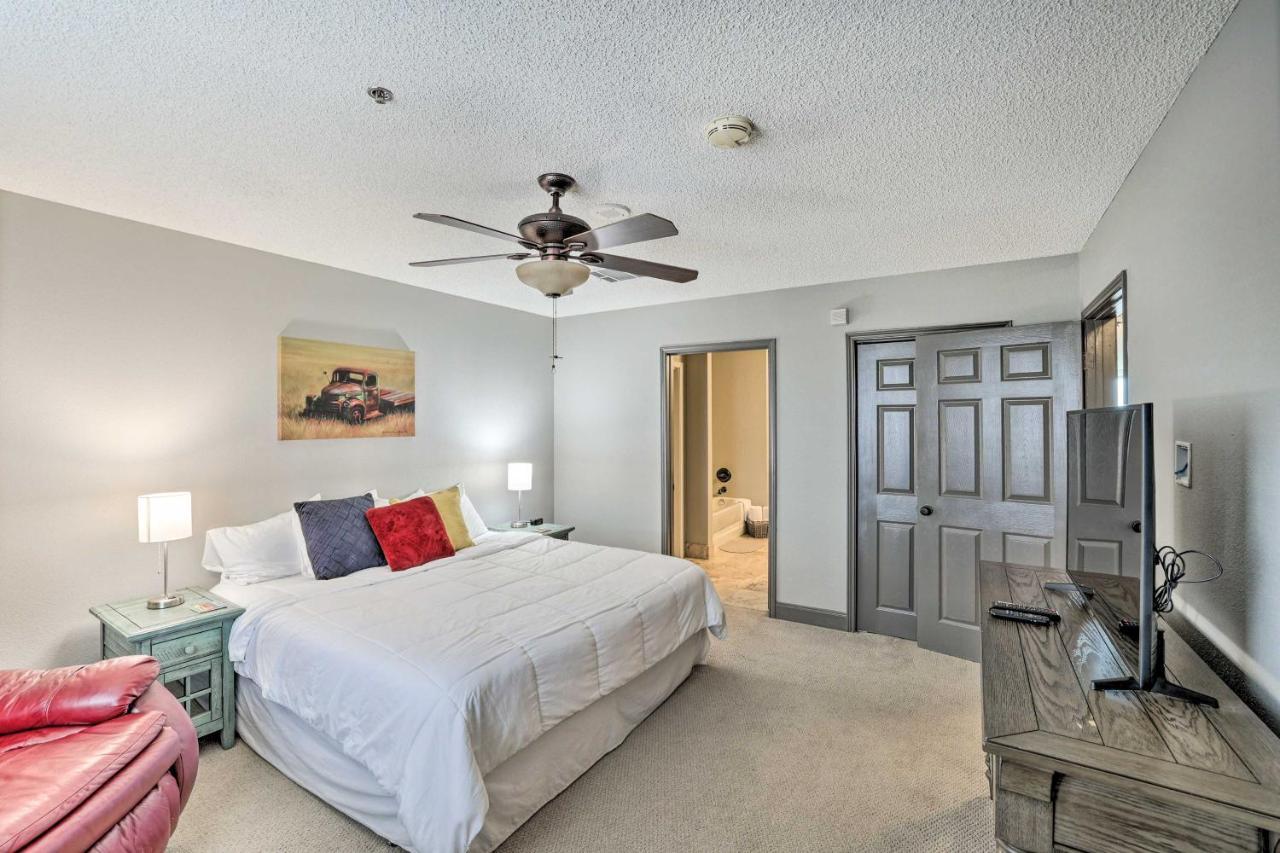 Fort Worth Condo With Racetrack Views And Pool Access ภายนอก รูปภาพ