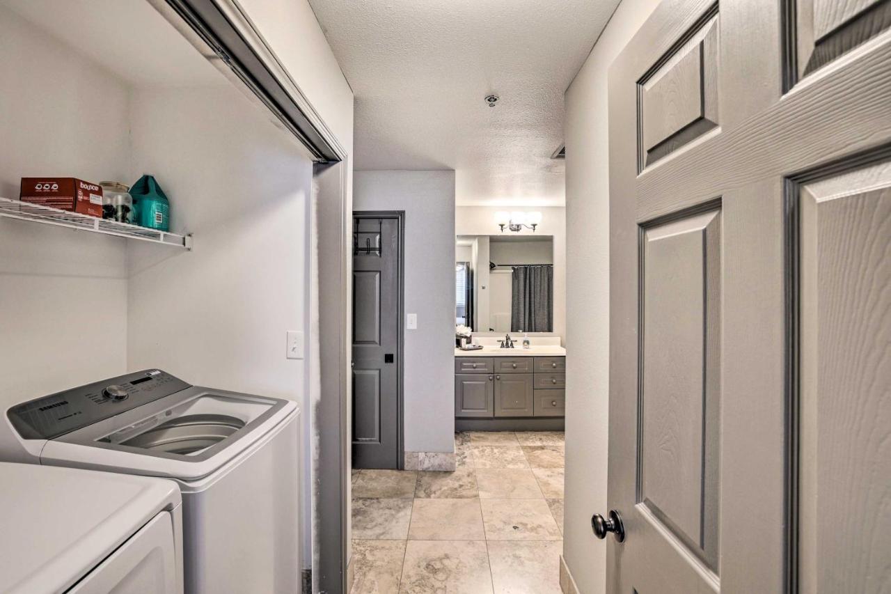 Fort Worth Condo With Racetrack Views And Pool Access ภายนอก รูปภาพ