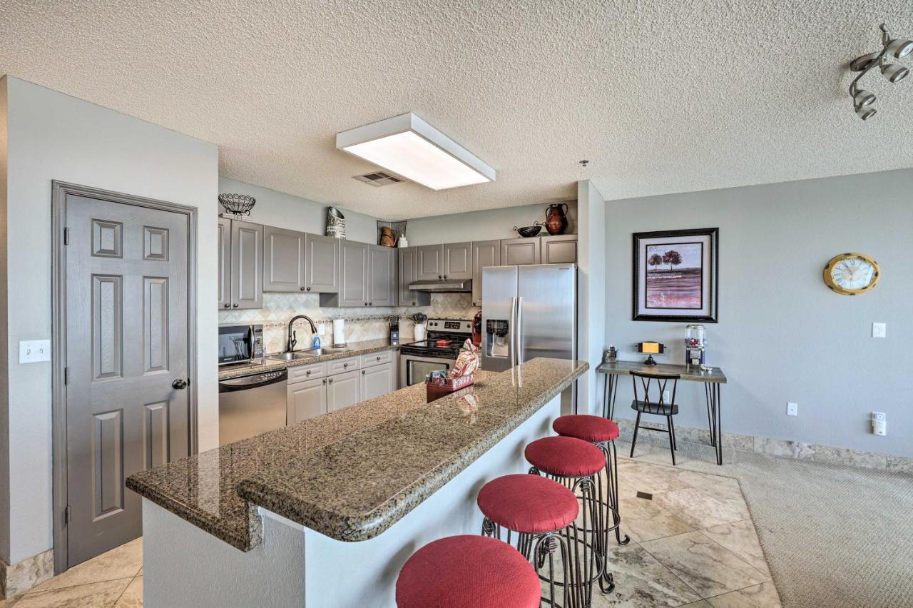 Fort Worth Condo With Racetrack Views And Pool Access ภายนอก รูปภาพ